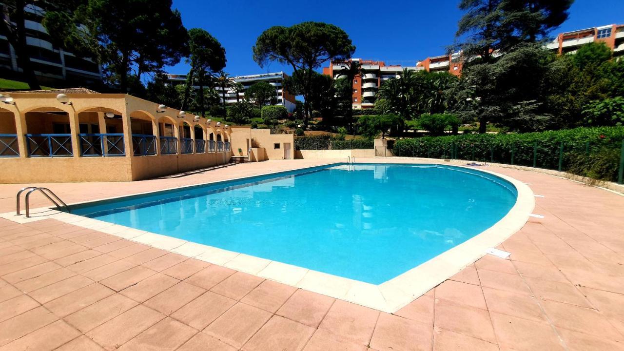 Beau T1 Piscine Tennis * Cannes