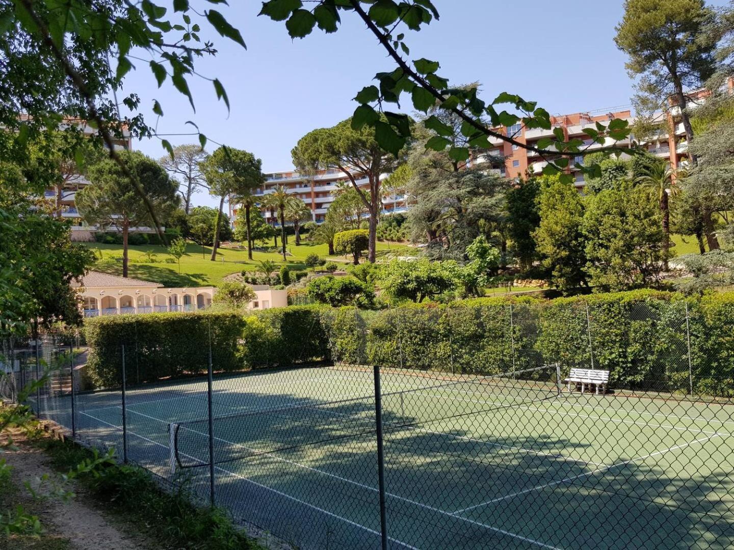 Appartement Beau T1 Piscine Tennis *